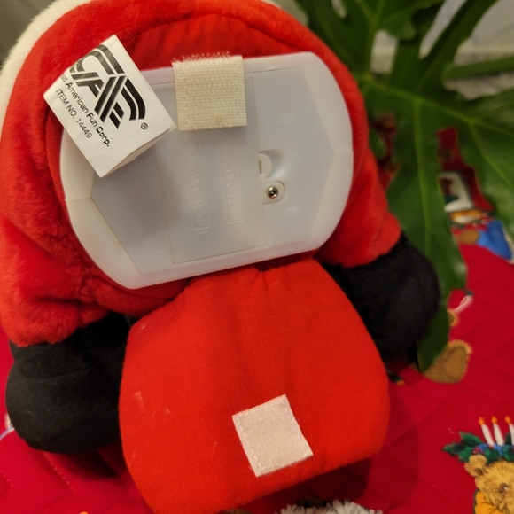 Great American Fun Corp Singing and Dancing Santa 9 in tall - Picture 8 of 8